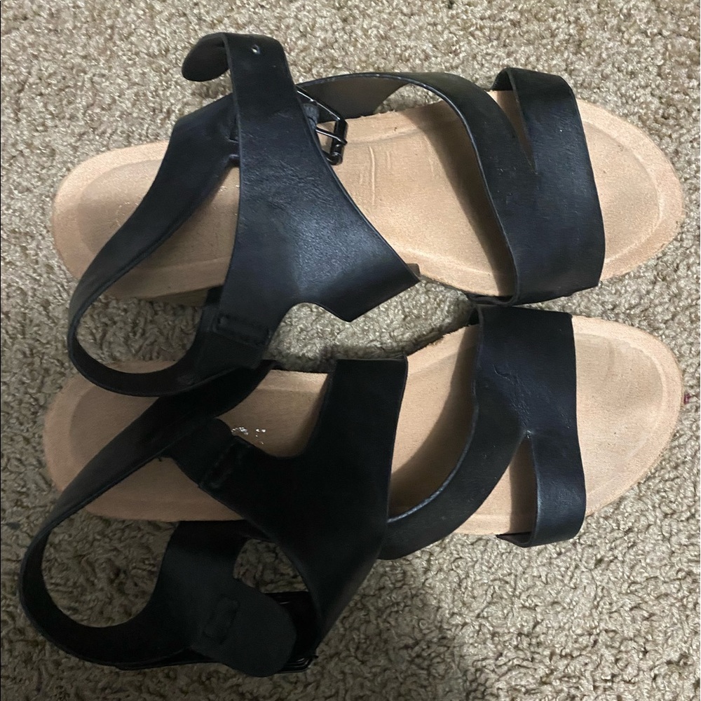 Black Wedges